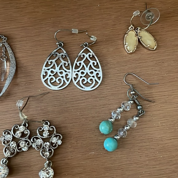Earring Assortment - Picture 3 of 3